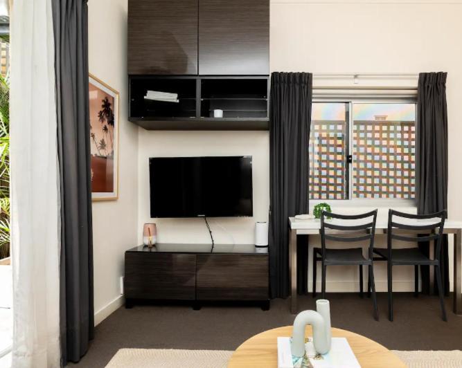 Best Location At Bondi Beach, On The Beach! Apartment Sydney Luaran gambar